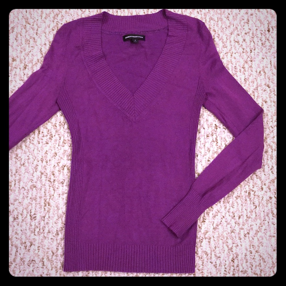 EXPRESS DESIGN STUDIO SMALL VNECK